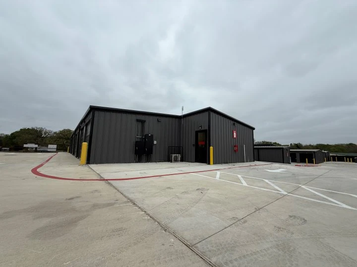 KECW Self Storage 1321 Kerry Ln Azle, TX 76020